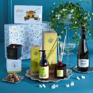 Ladies Prosecco and Pamper Hamper image
